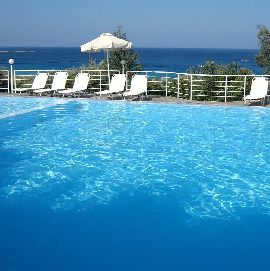 פלאסרנה Hotel Plakures מראה חיצוני תמונה