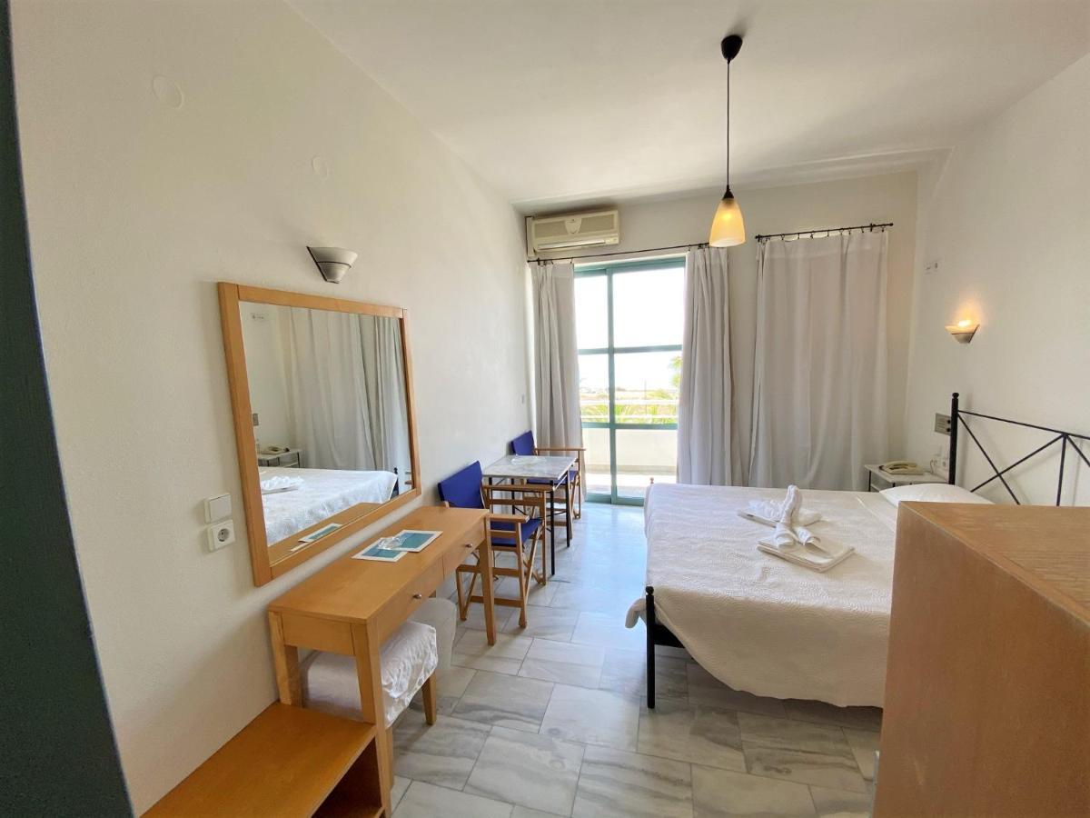 פלאסרנה Hotel Plakures מראה חיצוני תמונה