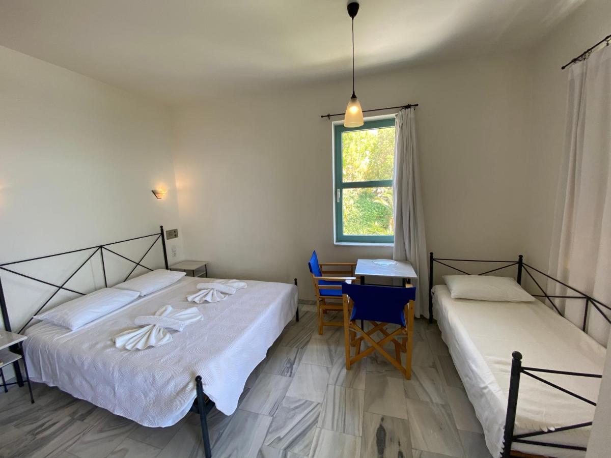 פלאסרנה Hotel Plakures מראה חיצוני תמונה
