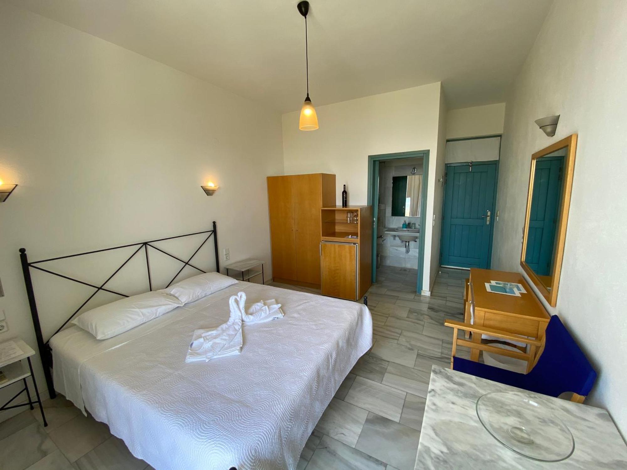 פלאסרנה Hotel Plakures מראה חיצוני תמונה