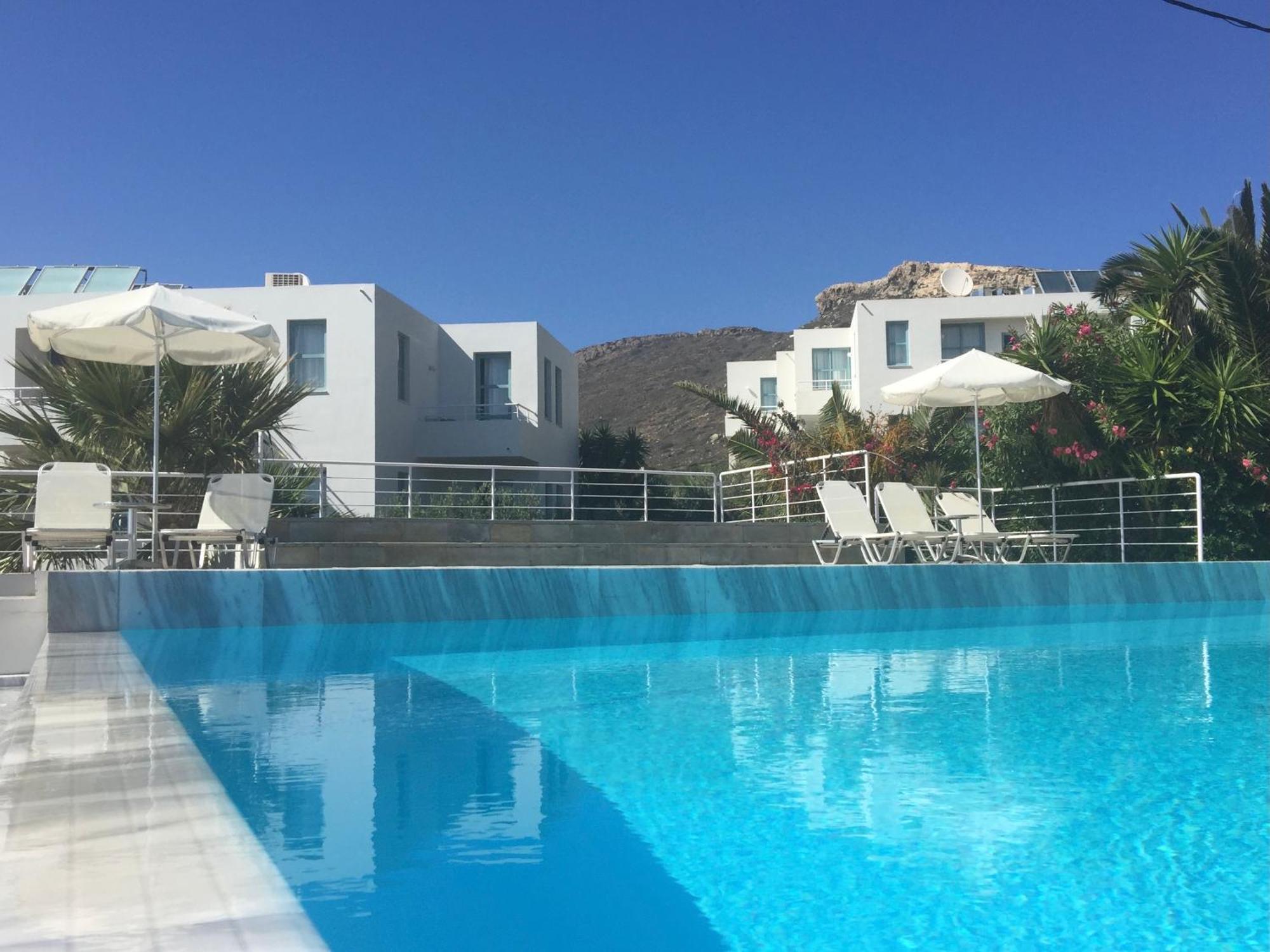 פלאסרנה Hotel Plakures מראה חיצוני תמונה