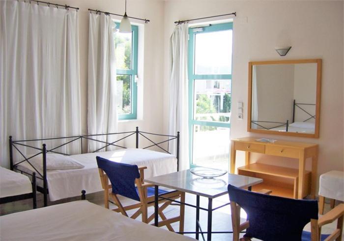 פלאסרנה Hotel Plakures מראה חיצוני תמונה